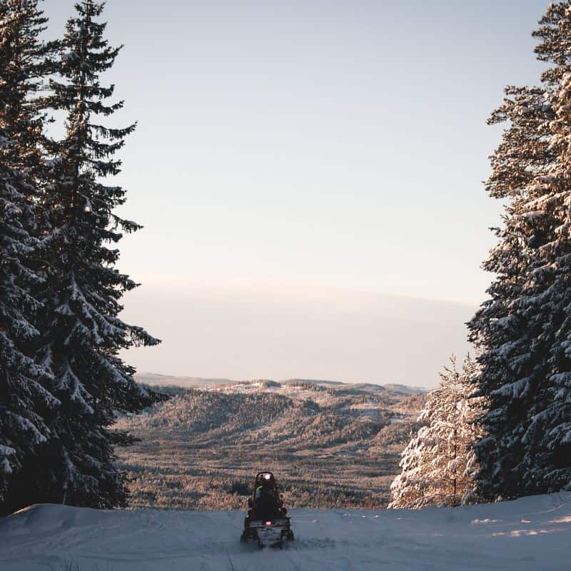northern extremes snowmobiling in the white mountains