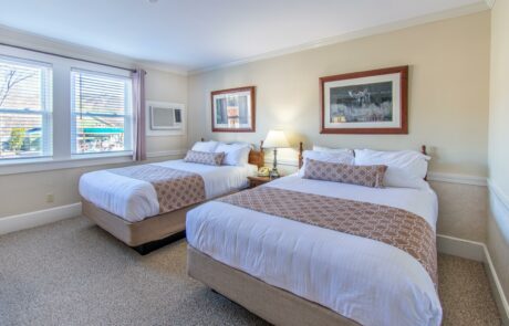 Eastern Slope Inn standard lodging room